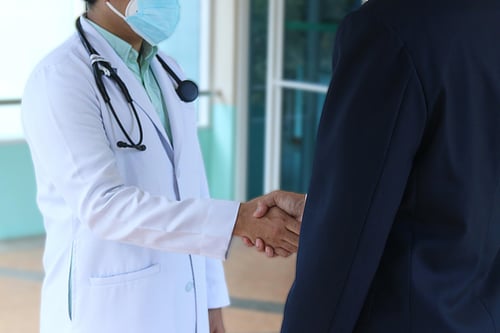 How to Drive Treatment Adoption Beyond Primary Prescribers: A 2025 Playbook for Pharma
